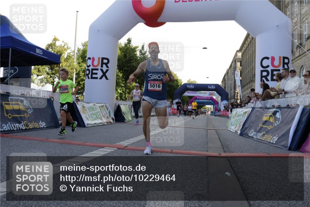 06.09.2026 - CURREX Alsterlauf Yannick Fuchs http://msf.ph/oto/10229464 06.09.2026 11:45:49 Ziel 1148, 1163, 1166, 1167, 1296, 1300, 1308, 1309, 5016 meine-sportfotos.de