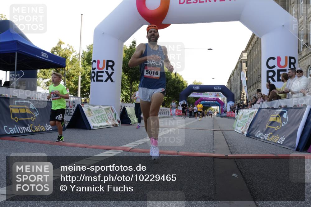06.09.2026 - CURREX Alsterlauf Yannick Fuchs http://msf.ph/oto/10229465 06.09.2026 11:45:50 Ziel 1148, 1163, 1166, 1167, 1296, 1300, 1308, 1309, 5016, 8285 meine-sportfotos.de