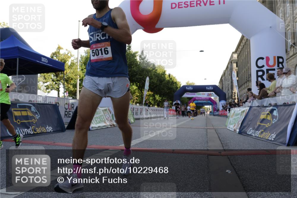 06.09.2026 - CURREX Alsterlauf Yannick Fuchs http://msf.ph/oto/10229468 06.09.2026 11:45:50 Ziel 1148, 1163, 1166, 1167, 1296, 1300, 1308, 1309, 5016, 8285 meine-sportfotos.de