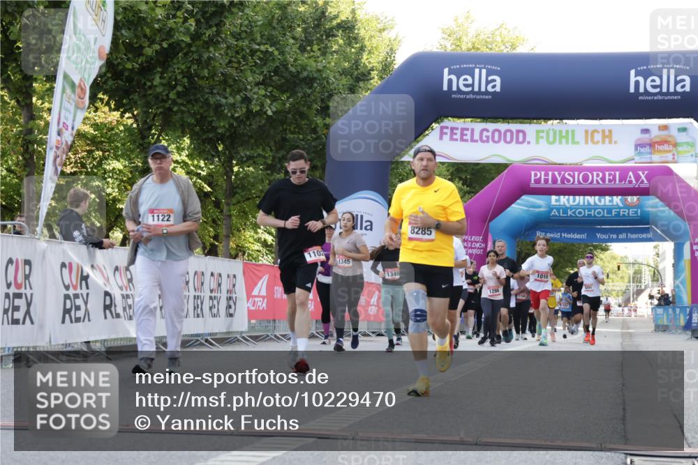 06.09.2026 - CURREX Alsterlauf Yannick Fuchs http://msf.ph/oto/10229470 06.09.2026 11:45:52 Ziel 1102, 1122, 1148, 1163, 1296, 1300, 5016, 8285 meine-sportfotos.de