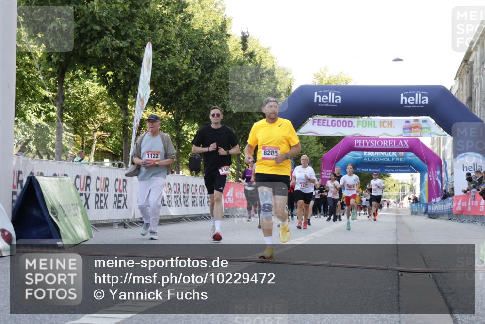 06.09.2026 - CURREX Alsterlauf Yannick Fuchs http://msf.ph/oto/10229472 06.09.2026 11:45:54 Ziel 1010, 1102, 1122, 1148, 1163, 1300, 1345, 1346, 5016, 8285 meine-sportfotos.de