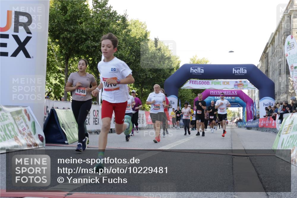 06.09.2026 - CURREX Alsterlauf Yannick Fuchs http://msf.ph/oto/10229481 06.09.2026 11:45:58 Ziel 1010, 1056, 1102, 1122, 1150, 1209, 1257, 1345, 1346, 3755, 8285, 8291 meine-sportfotos.de