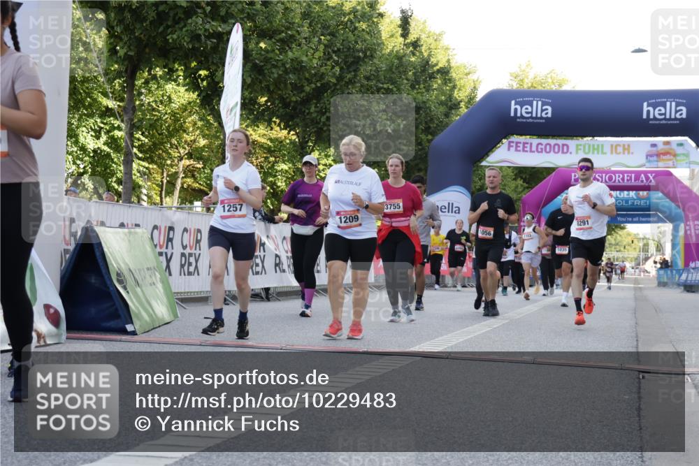 06.09.2026 - CURREX Alsterlauf Yannick Fuchs http://msf.ph/oto/10229483 06.09.2026 11:45:59 Ziel 1010, 1035, 1056, 1102, 1122, 1150, 1209, 1257, 1298, 1305, 1345, 1346, 3755, 8285, 8291 meine-sportfotos.de