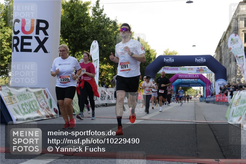 06.09.2026 - CURREX Alsterlauf Yannick Fuchs http://msf.ph/oto/10229490 06.09.2026 11:46:02 Ziel 1010, 1032, 1035, 1056, 1102, 1103, 1122, 1150, 1209, 1211, 1257, 1298, 1305, 1345, 1346, 3755, 8285, 8291 meine-sportfotos.de