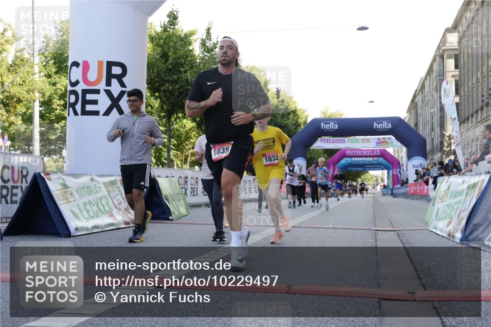 06.09.2026 - CURREX Alsterlauf Yannick Fuchs http://msf.ph/oto/10229497 06.09.2026 11:46:05 Ziel 1010, 1032, 1035, 1056, 1103, 1145, 1150, 1168, 1209, 1211, 1257, 1298, 1305, 1345, 1346, 3755, 8251, 8291, 8346 meine-sportfotos.de