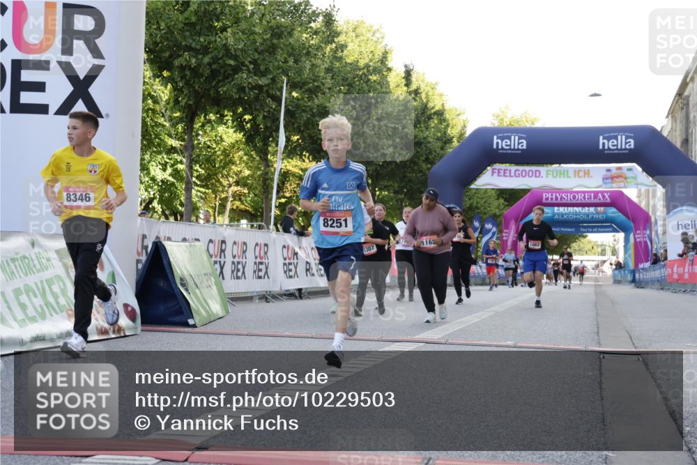 06.09.2026 - CURREX Alsterlauf Yannick Fuchs http://msf.ph/oto/10229503 06.09.2026 11:46:08 Ziel 1032, 1035, 1056, 1062, 1071, 1103, 1145, 1150, 1168, 1196, 1211, 1298, 1305, 1307, 3755, 8251, 8291, 8346 meine-sportfotos.de