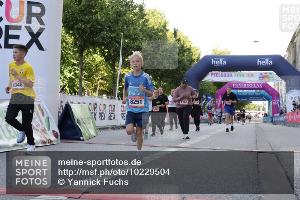 06.09.2026 - CURREX Alsterlauf Yannick Fuchs http://msf.ph/oto/10229504 06.09.2026 11:46:09 Ziel 1032, 1035, 1056, 1062, 1071, 1103, 1134, 1145, 1150, 1168, 1196, 1211, 1298, 1305, 1307, 3755, 8251, 8346 meine-sportfotos.de