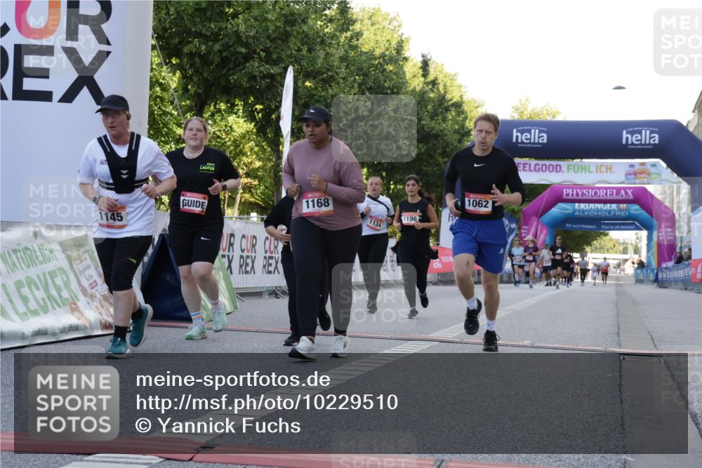 06.09.2026 - CURREX Alsterlauf Yannick Fuchs http://msf.ph/oto/10229510 06.09.2026 11:46:11 Ziel 1032, 1035, 1062, 1071, 1103, 1134, 1145, 1168, 1196, 1211, 1298, 1305, 1307, 8251, 8346 meine-sportfotos.de