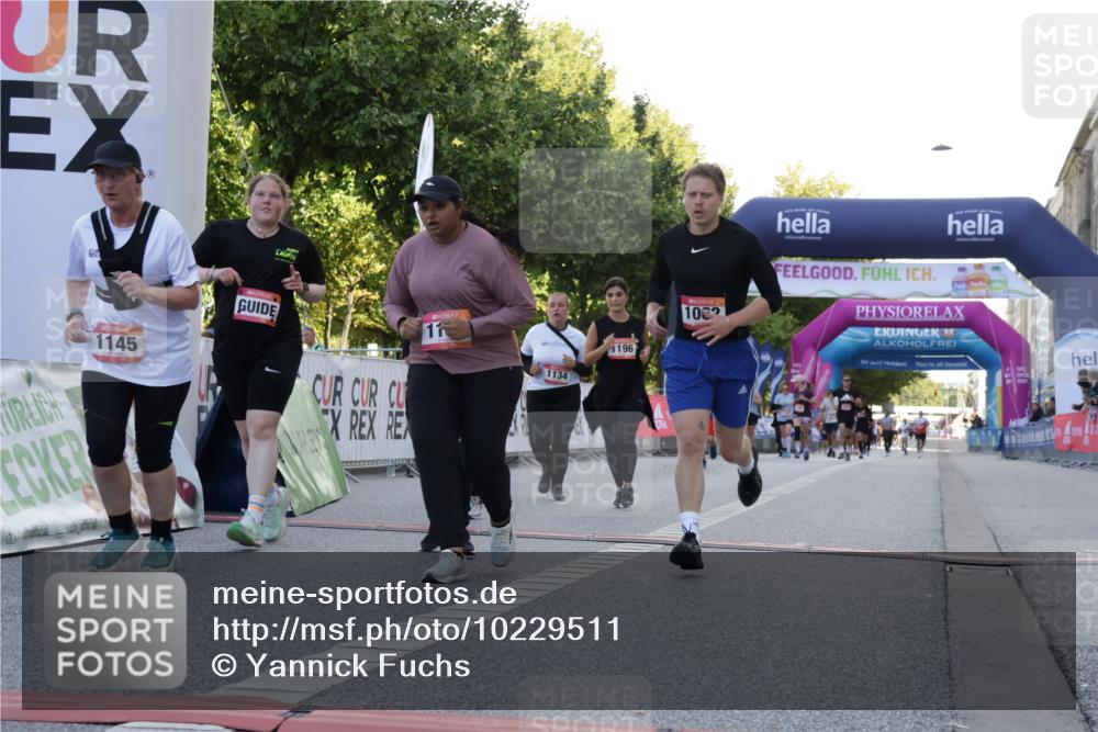 06.09.2026 - CURREX Alsterlauf Yannick Fuchs http://msf.ph/oto/10229511 06.09.2026 11:46:12 Ziel 1032, 1062, 1071, 1103, 1134, 1145, 1162, 1168, 1196, 1211, 1307, 8251, 8346 meine-sportfotos.de