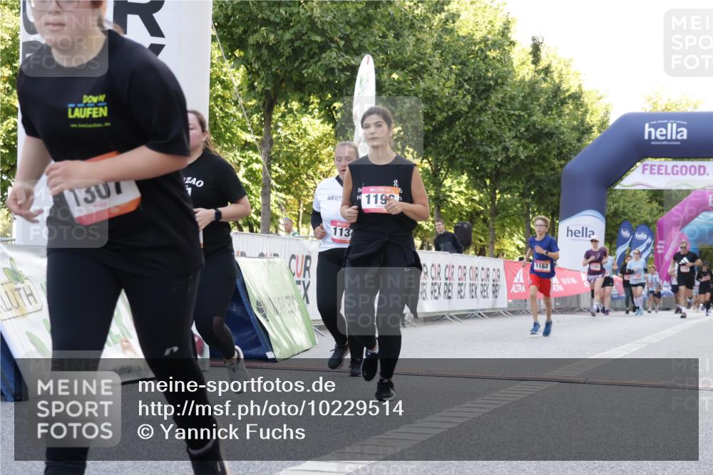 06.09.2026 - CURREX Alsterlauf Yannick Fuchs http://msf.ph/oto/10229514 06.09.2026 11:46:14 Ziel 1062, 1071, 1134, 1145, 1162, 1168, 1196, 1211, 1307, 8251, 8346 meine-sportfotos.de