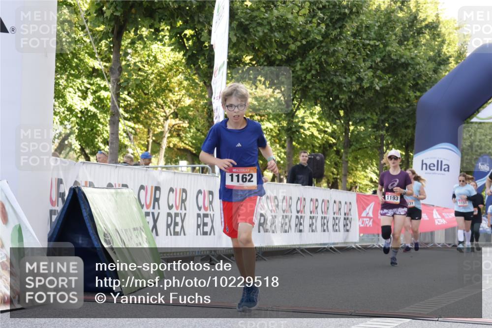 06.09.2026 - CURREX Alsterlauf Yannick Fuchs http://msf.ph/oto/10229518 06.09.2026 11:46:17 Ziel 1062, 1071, 1134, 1145, 1162, 1168, 1193, 1196, 1307 meine-sportfotos.de