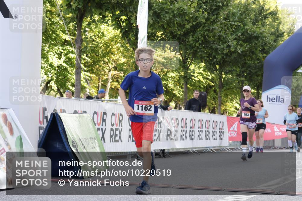 06.09.2026 - CURREX Alsterlauf Yannick Fuchs http://msf.ph/oto/10229519 06.09.2026 11:46:17 Ziel 1062, 1071, 1134, 1145, 1162, 1168, 1193, 1196, 1307 meine-sportfotos.de