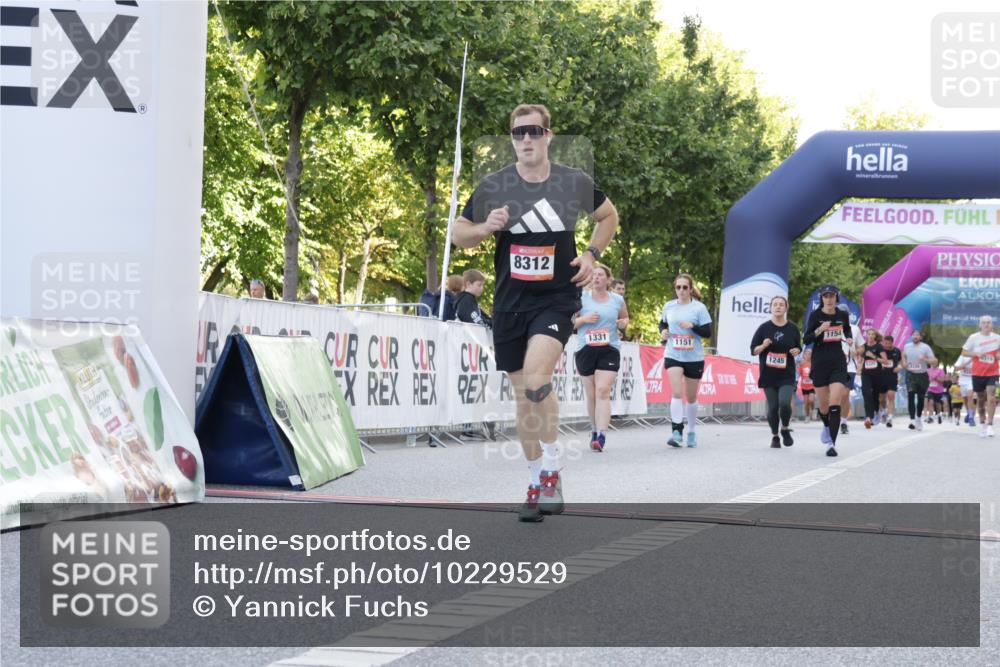 06.09.2026 - CURREX Alsterlauf Yannick Fuchs http://msf.ph/oto/10229529 06.09.2026 11:46:23 Ziel 1151, 1154, 1162, 1193, 1331, 8312 meine-sportfotos.de
