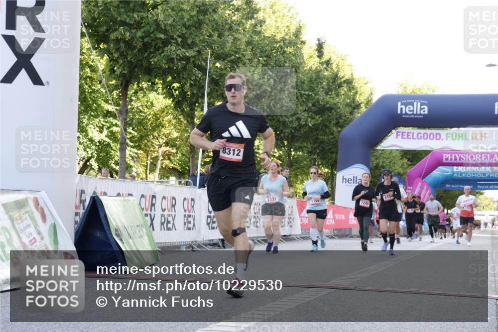 06.09.2026 - CURREX Alsterlauf Yannick Fuchs http://msf.ph/oto/10229530 06.09.2026 11:46:23 Ziel 1151, 1154, 1162, 1193, 1331, 8312 meine-sportfotos.de
