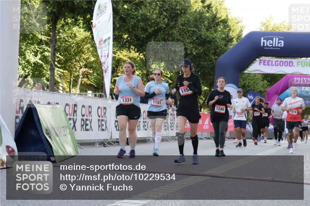 06.09.2026 - CURREX Alsterlauf Yannick Fuchs http://msf.ph/oto/10229534 06.09.2026 11:46:25 Ziel 1151, 1154, 1193, 1245, 1319, 1331, 8247, 8312 meine-sportfotos.de