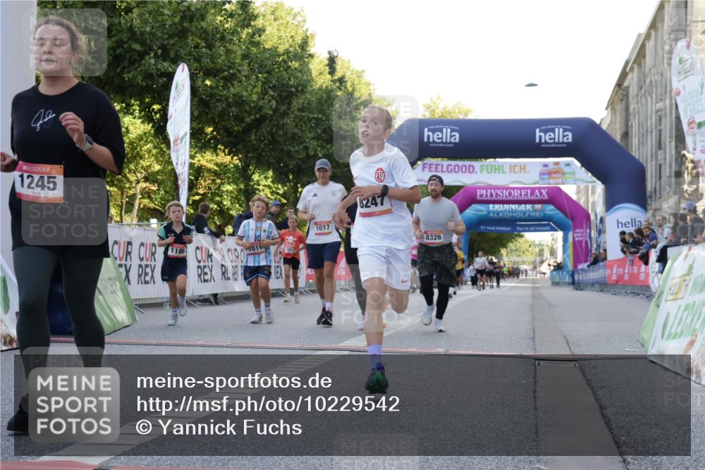 06.09.2026 - CURREX Alsterlauf Yannick Fuchs http://msf.ph/oto/10229542 06.09.2026 11:46:31 Ziel 1007, 1017, 1019, 1082, 1151, 1154, 1186, 1189, 1210, 1245, 1303, 1319, 1331, 8247, 8325, 8326 meine-sportfotos.de