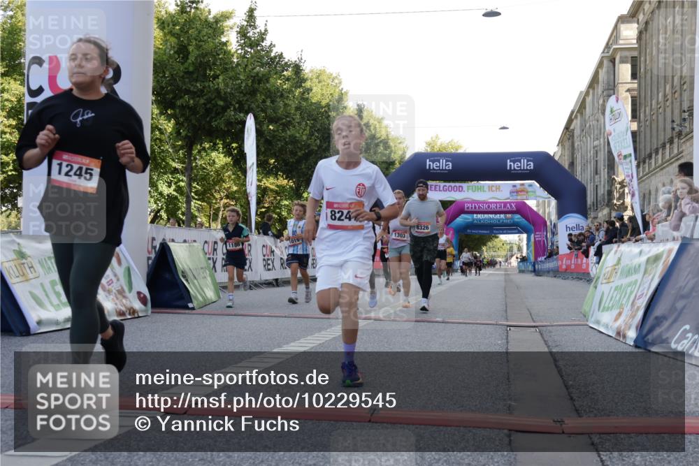 06.09.2026 - CURREX Alsterlauf Yannick Fuchs http://msf.ph/oto/10229545 06.09.2026 11:46:31 Ziel 1007, 1017, 1019, 1082, 1151, 1154, 1186, 1189, 1210, 1245, 1303, 1319, 1331, 8247, 8325, 8326 meine-sportfotos.de