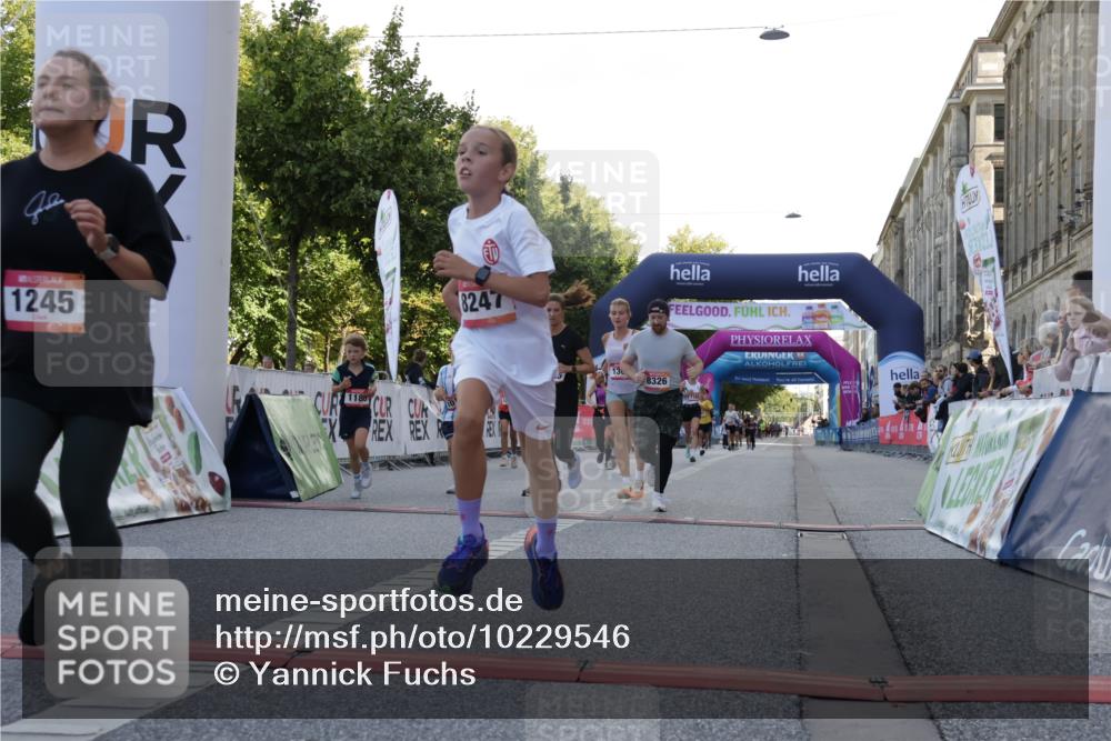 06.09.2026 - CURREX Alsterlauf Yannick Fuchs http://msf.ph/oto/10229546 06.09.2026 11:46:31 Ziel 1007, 1017, 1019, 1082, 1151, 1154, 1186, 1189, 1210, 1245, 1303, 1319, 1331, 8247, 8325, 8326 meine-sportfotos.de