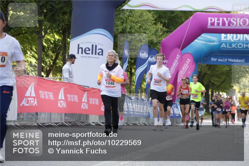 06.09.2026 - CURREX Alsterlauf Yannick Fuchs http://msf.ph/oto/10229569 06.09.2026 11:46:58 Ziel 1075, 1109, 1110, 1131, 1173, 8016 meine-sportfotos.de