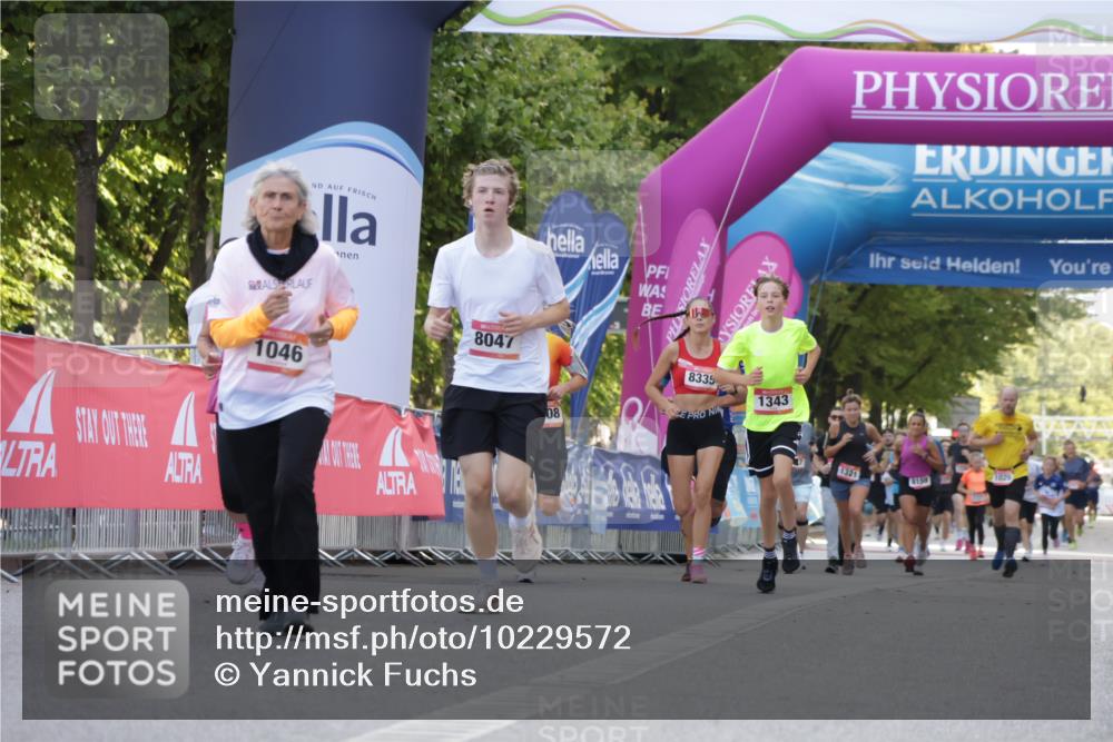 06.09.2026 - CURREX Alsterlauf Yannick Fuchs http://msf.ph/oto/10229572 06.09.2026 11:47:00 Ziel 1075, 1109, 1110, 1173, 8016, 8047 meine-sportfotos.de