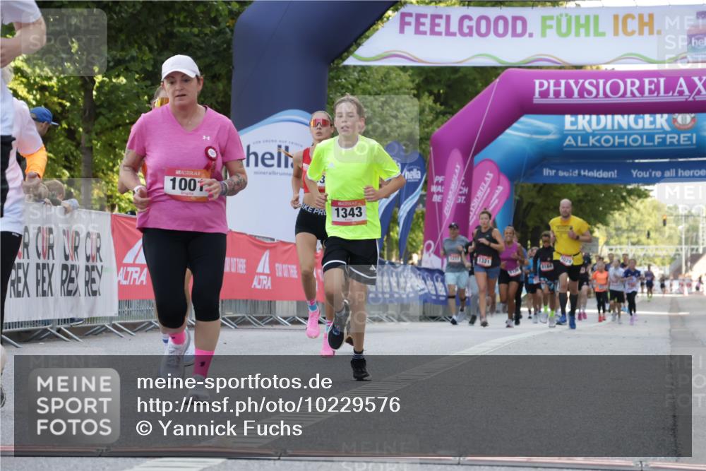 06.09.2026 - CURREX Alsterlauf Yannick Fuchs http://msf.ph/oto/10229576 06.09.2026 11:47:05 Ziel 1001, 1046, 1109, 1110, 1343, 8047, 8208, 8335 meine-sportfotos.de