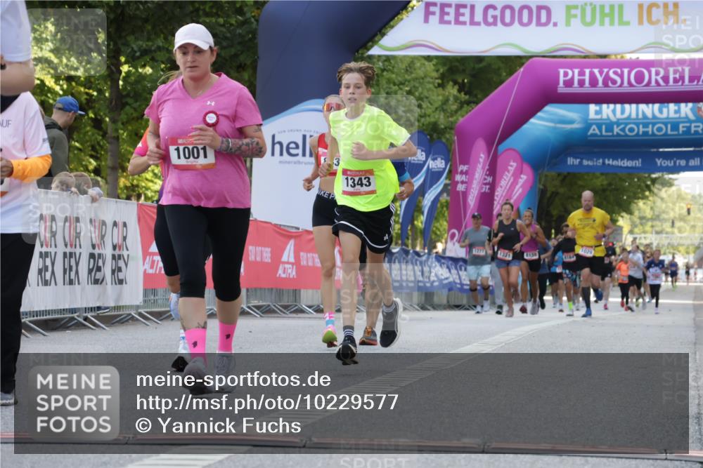 06.09.2026 - CURREX Alsterlauf Yannick Fuchs http://msf.ph/oto/10229577 06.09.2026 11:47:05 Ziel 1001, 1046, 1109, 1110, 1343, 8047, 8208, 8335 meine-sportfotos.de