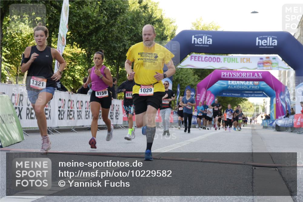 06.09.2026 - CURREX Alsterlauf Yannick Fuchs http://msf.ph/oto/10229582 06.09.2026 11:47:15 Ziel 1029, 1077, 1321, 1343, 8159, 8184, 8335 meine-sportfotos.de