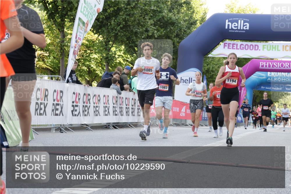06.09.2026 - CURREX Alsterlauf Yannick Fuchs http://msf.ph/oto/10229590 06.09.2026 11:47:34 Ziel 1081, 1083, 1085, 1111, 1123, 1130, 1194, 1279, 1329, 1333, 8046, 8048, 8070, 8172, 8236, 8327 meine-sportfotos.de