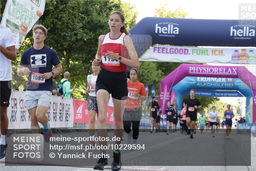 06.09.2026 - CURREX Alsterlauf Yannick Fuchs http://msf.ph/oto/10229594 06.09.2026 11:47:35 Ziel 1081, 1083, 1085, 1111, 1123, 1130, 1194, 1279, 1329, 1333, 8046, 8048, 8070, 8172, 8236, 8327 meine-sportfotos.de