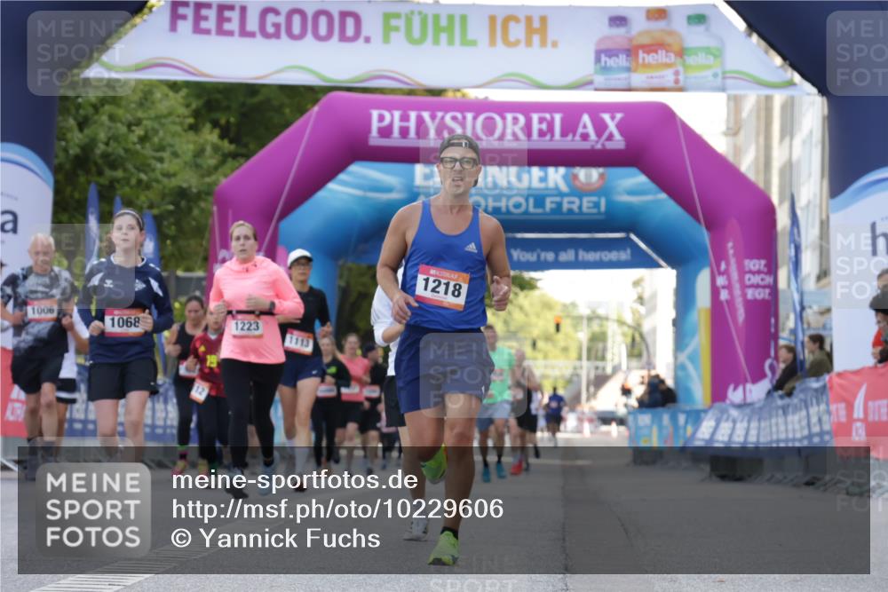 06.09.2026 - CURREX Alsterlauf Yannick Fuchs http://msf.ph/oto/10229606 06.09.2026 11:47:42 Ziel 1059, 1083, 1085, 1135, 1194, 1218, 1333, 8070, 8139 meine-sportfotos.de