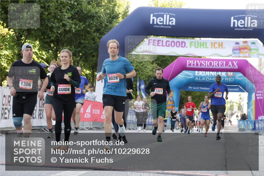 06.09.2026 - CURREX Alsterlauf Yannick Fuchs http://msf.ph/oto/10229628 06.09.2026 11:48:07 Ziel 1098, 1114, 1115, 1192, 1225, 1259, 1289, 1306, 1310, 1322, 1323, 1334, 8028, 8336 meine-sportfotos.de
