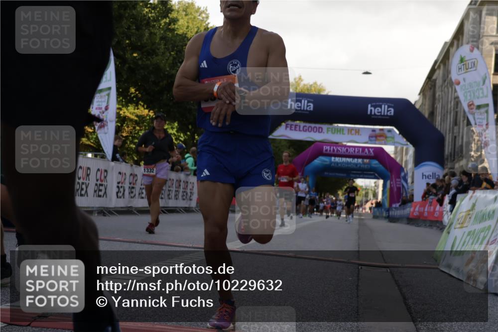 06.09.2026 - CURREX Alsterlauf Yannick Fuchs http://msf.ph/oto/10229632 06.09.2026 11:48:13 Ziel 1115, 1191, 1192, 1259, 1289, 1291, 1306, 1322, 1323, 1332, 8028, 8269, 8270, 8336 meine-sportfotos.de