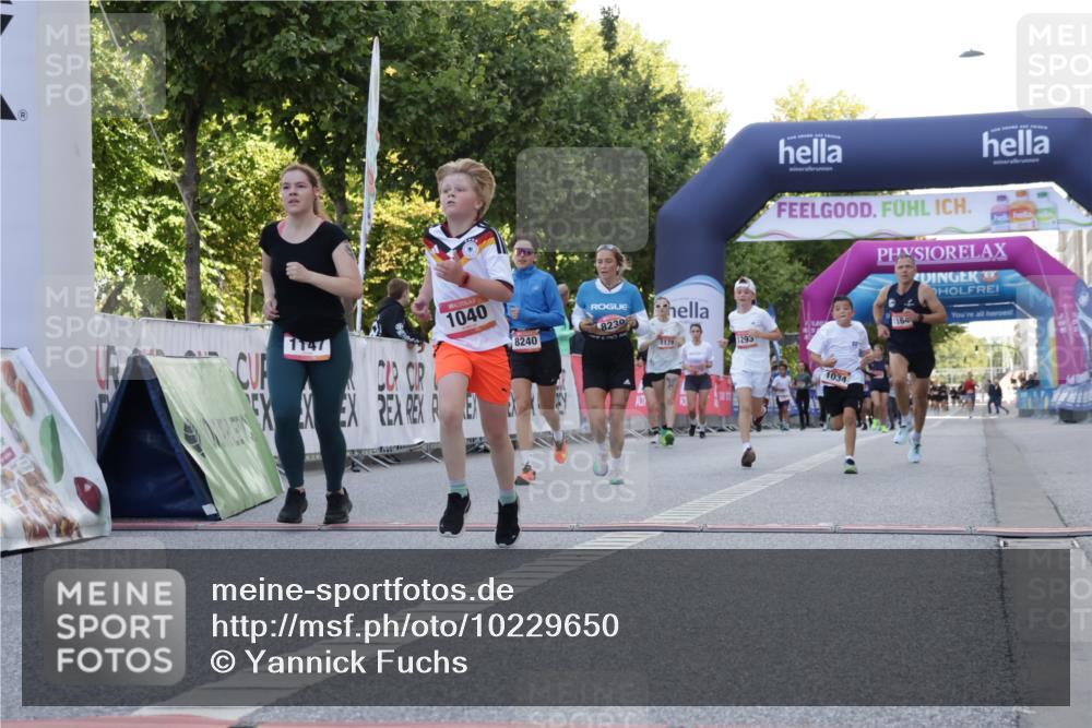 06.09.2026 - CURREX Alsterlauf Yannick Fuchs http://msf.ph/oto/10229650 06.09.2026 11:48:27 Ziel 1034, 1040, 1104, 1147, 1164, 1190, 1219, 1244, 1293, 1325, 8239, 8240 meine-sportfotos.de
