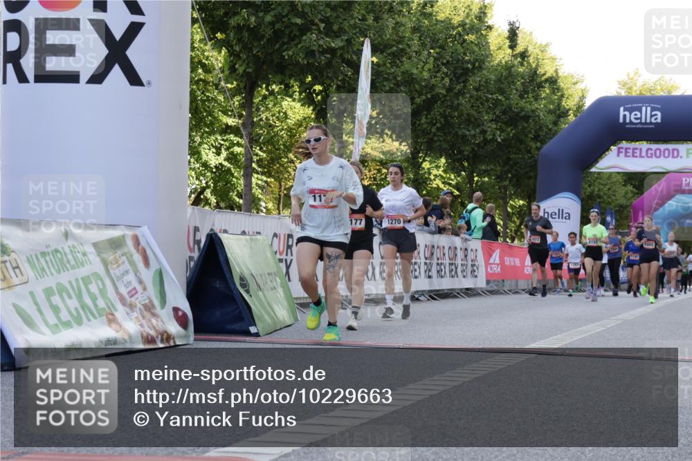 06.09.2026 - CURREX Alsterlauf Yannick Fuchs http://msf.ph/oto/10229663 06.09.2026 11:48:33 Ziel 1034, 1040, 1147, 1164, 1170, 1177, 1270, 1293, 8239, 8240 meine-sportfotos.de