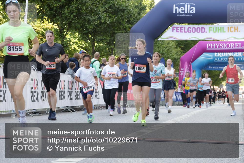 06.09.2026 - CURREX Alsterlauf Yannick Fuchs http://msf.ph/oto/10229671 06.09.2026 11:48:38 Ziel 1005, 1073, 1097, 1170, 1177, 1185, 1222, 1260, 1265, 1270, 1337, 8110, 8155 meine-sportfotos.de