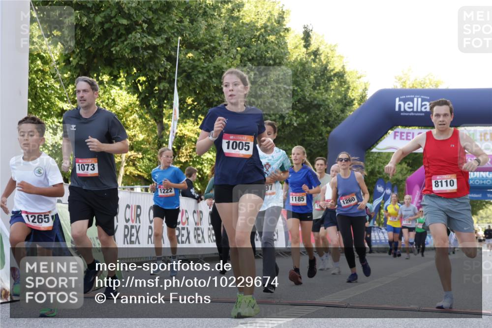 06.09.2026 - CURREX Alsterlauf Yannick Fuchs http://msf.ph/oto/10229674 06.09.2026 11:48:41 Ziel 1005, 1073, 1097, 1170, 1177, 1185, 1222, 1231, 1247, 1260, 1265, 1270, 1272, 1280, 1337, 8110, 8155 meine-sportfotos.de