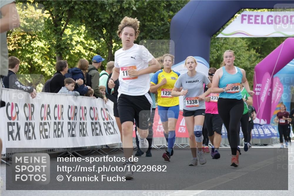 06.09.2026 - CURREX Alsterlauf Yannick Fuchs http://msf.ph/oto/10229682 06.09.2026 11:48:45 Ziel 1005, 1073, 1096, 1097, 1184, 1185, 1222, 1231, 1238, 1247, 1260, 1265, 1272, 1280, 1337, 1338, 8110, 8155 meine-sportfotos.de