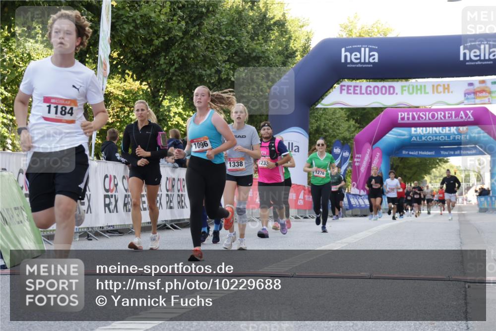 06.09.2026 - CURREX Alsterlauf Yannick Fuchs http://msf.ph/oto/10229688 06.09.2026 11:48:47 Ziel 1005, 1073, 1096, 1097, 1184, 1185, 1222, 1231, 1233, 1238, 1247, 1260, 1265, 1272, 1275, 1276, 1280, 1326, 1337, 1338, 8110 meine-sportfotos.de