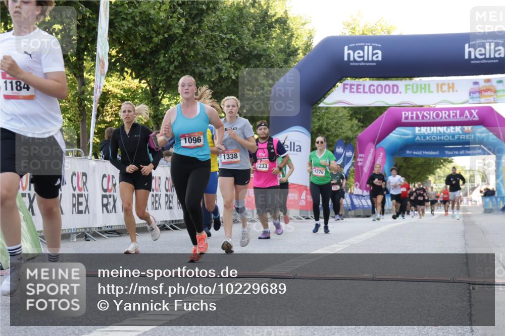 06.09.2026 - CURREX Alsterlauf Yannick Fuchs http://msf.ph/oto/10229689 06.09.2026 11:48:47 Ziel 1005, 1073, 1096, 1097, 1184, 1185, 1222, 1231, 1233, 1238, 1247, 1260, 1265, 1272, 1275, 1276, 1280, 1326, 1337, 1338, 8110 meine-sportfotos.de