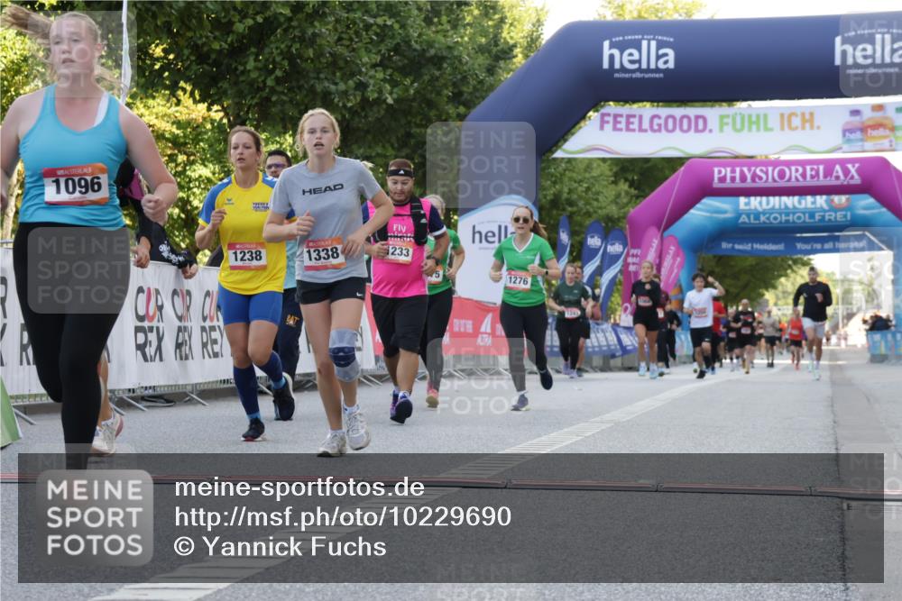 06.09.2026 - CURREX Alsterlauf Yannick Fuchs http://msf.ph/oto/10229690 06.09.2026 11:48:48 Ziel 1073, 1096, 1097, 1184, 1185, 1222, 1231, 1233, 1238, 1247, 1260, 1265, 1272, 1275, 1276, 1280, 1326, 1337, 1338, 8110 meine-sportfotos.de
