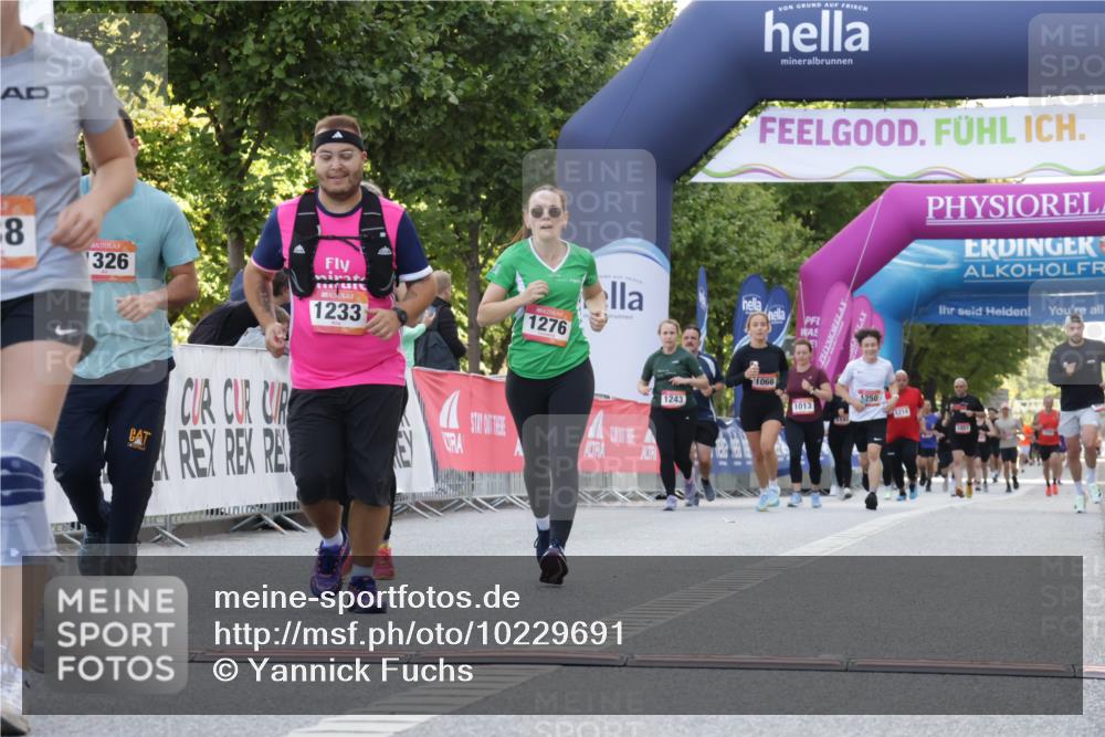 06.09.2026 - CURREX Alsterlauf Yannick Fuchs http://msf.ph/oto/10229691 06.09.2026 11:48:50 Ziel 1096, 1184, 1185, 1222, 1231, 1233, 1238, 1247, 1260, 1272, 1275, 1276, 1280, 1326, 1337, 1338 meine-sportfotos.de