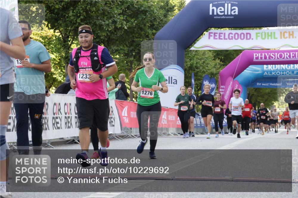 06.09.2026 - CURREX Alsterlauf Yannick Fuchs http://msf.ph/oto/10229692 06.09.2026 11:48:50 Ziel 1096, 1184, 1185, 1222, 1231, 1233, 1238, 1247, 1260, 1272, 1275, 1276, 1280, 1326, 1337, 1338 meine-sportfotos.de