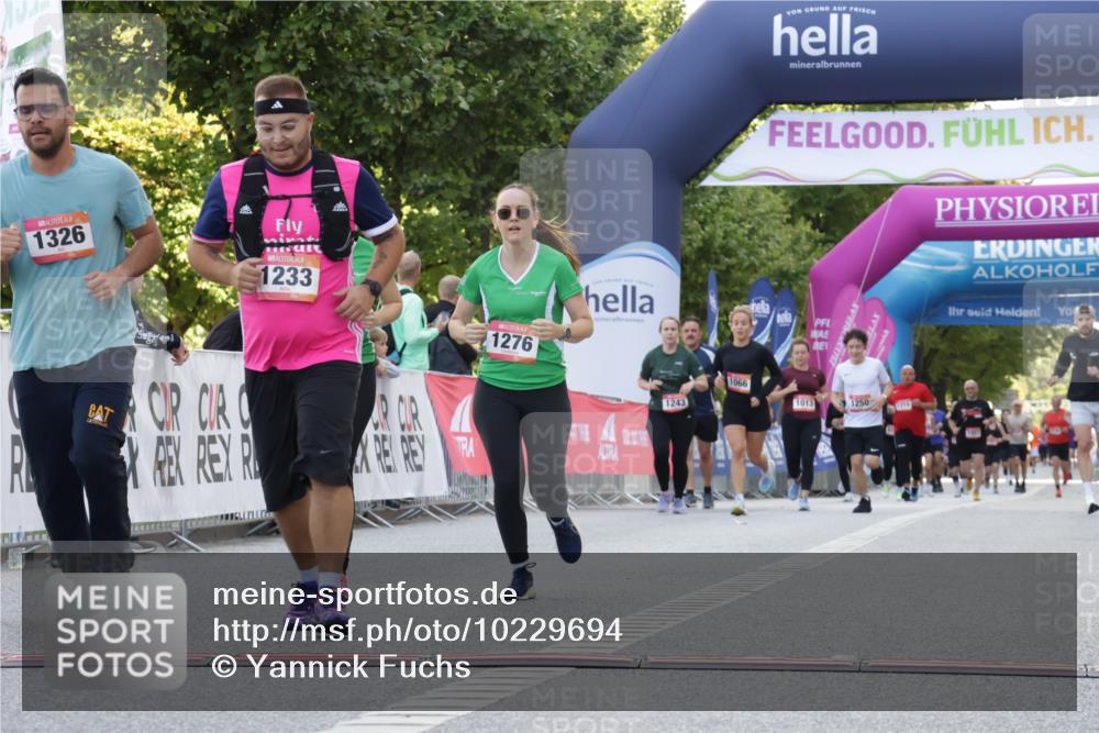 06.09.2026 - CURREX Alsterlauf Yannick Fuchs http://msf.ph/oto/10229694 06.09.2026 11:48:50 Ziel 1096, 1184, 1185, 1222, 1231, 1233, 1238, 1247, 1260, 1272, 1275, 1276, 1280, 1326, 1337, 1338 meine-sportfotos.de
