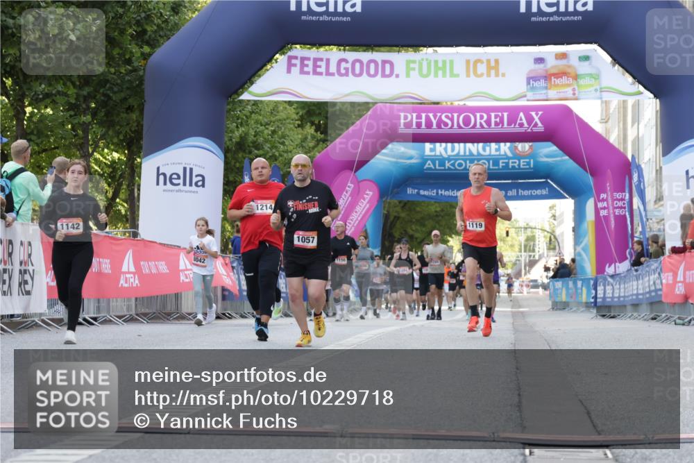 06.09.2026 - CURREX Alsterlauf Yannick Fuchs http://msf.ph/oto/10229718 06.09.2026 11:49:00 Ziel 1013, 1057, 1066, 1119, 1142, 1243, 1250, 1273, 8347 meine-sportfotos.de