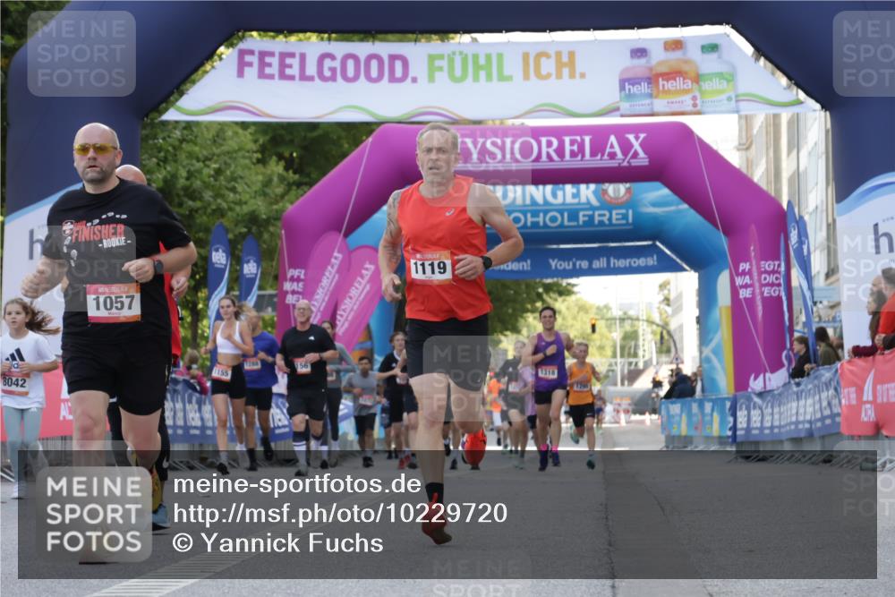 06.09.2026 - CURREX Alsterlauf Yannick Fuchs http://msf.ph/oto/10229720 06.09.2026 11:49:02 Ziel 1013, 1057, 1066, 1119, 1142, 1214, 1243, 1250, 1273, 8347 meine-sportfotos.de