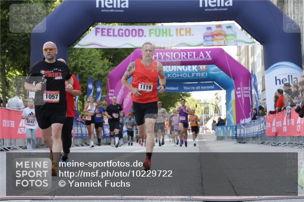 06.09.2026 - CURREX Alsterlauf Yannick Fuchs http://msf.ph/oto/10229722 06.09.2026 11:49:02 Ziel 1013, 1057, 1066, 1119, 1142, 1214, 1243, 1250, 1273, 8347 meine-sportfotos.de
