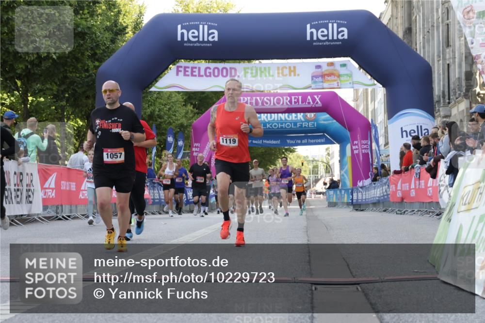 06.09.2026 - CURREX Alsterlauf Yannick Fuchs http://msf.ph/oto/10229723 06.09.2026 11:49:02 Ziel 1013, 1057, 1066, 1119, 1142, 1214, 1243, 1250, 1273, 8347 meine-sportfotos.de