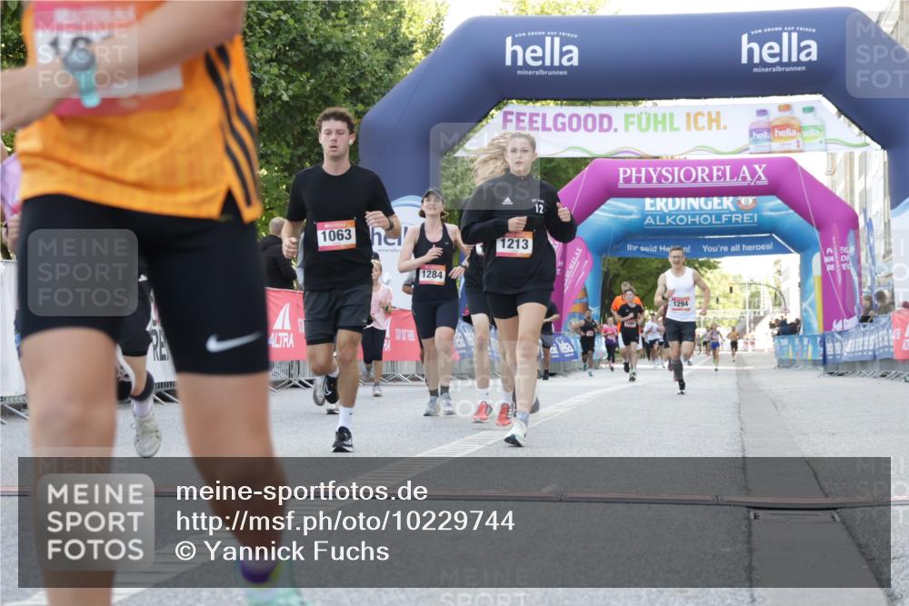 06.09.2026 - CURREX Alsterlauf Yannick Fuchs http://msf.ph/oto/10229744 06.09.2026 11:49:14 Ziel 1063, 1078, 1155, 1156, 1213, 1284, 1285, 1286, 1288, 1294, 1295, 1318, 8042, 8103, 8261 meine-sportfotos.de