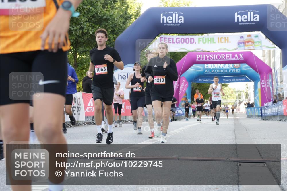 06.09.2026 - CURREX Alsterlauf Yannick Fuchs http://msf.ph/oto/10229745 06.09.2026 11:49:14 Ziel 1063, 1078, 1155, 1156, 1213, 1284, 1285, 1286, 1288, 1294, 1295, 1318, 8042, 8103, 8261 meine-sportfotos.de