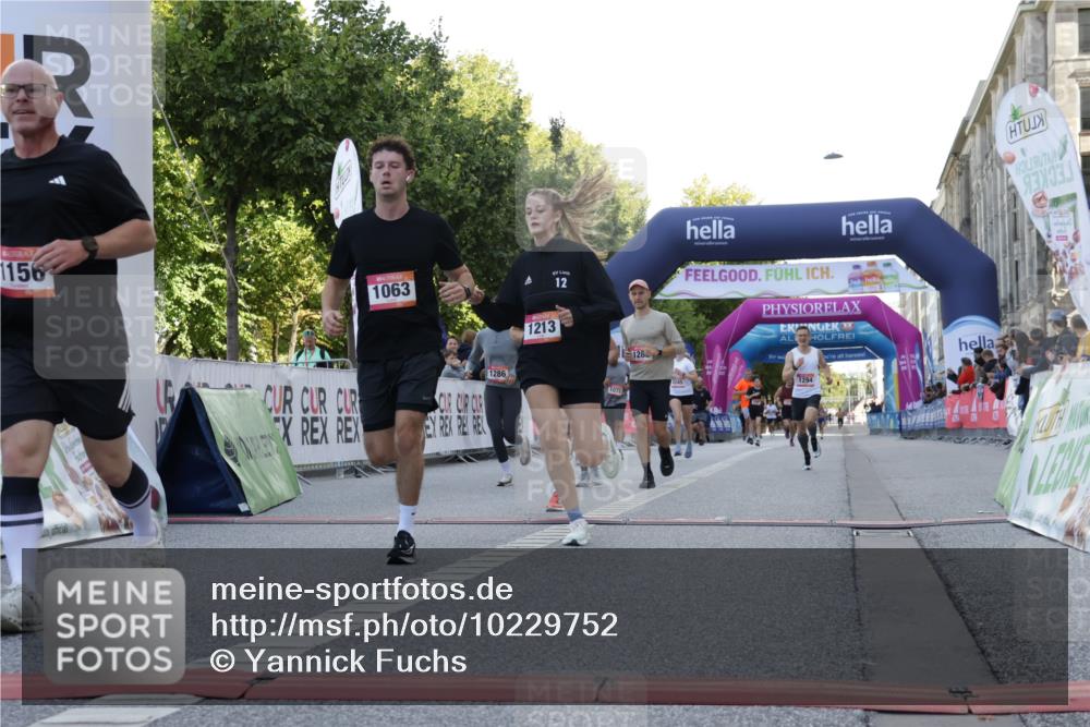 06.09.2026 - CURREX Alsterlauf Yannick Fuchs http://msf.ph/oto/10229752 06.09.2026 11:49:16 Ziel 1063, 1072, 1078, 1155, 1156, 1213, 1284, 1285, 1286, 1288, 1294, 1295, 1318, 8042, 8103, 8245, 8261 meine-sportfotos.de